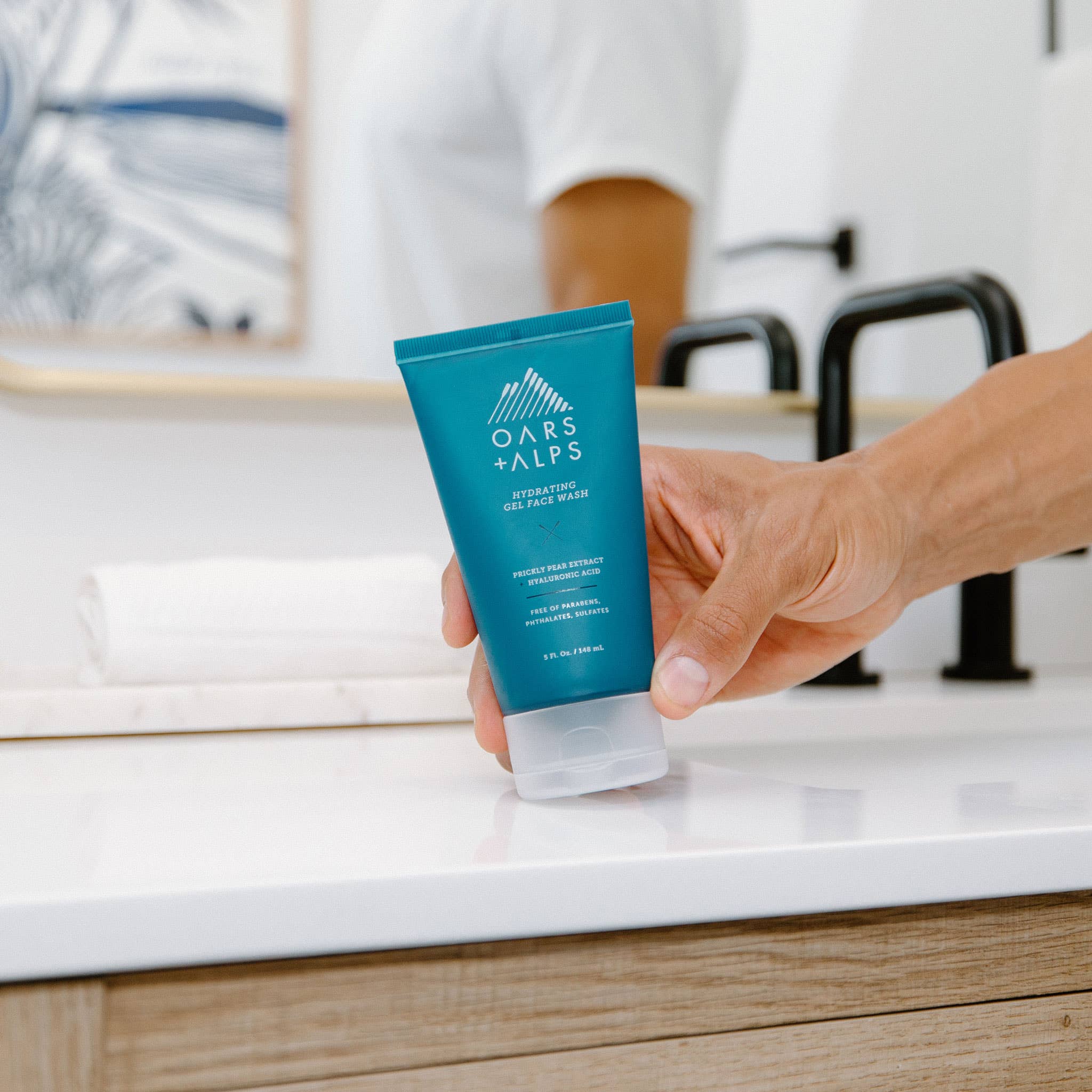 Oars + Alps Hydrating Gel Face Wash